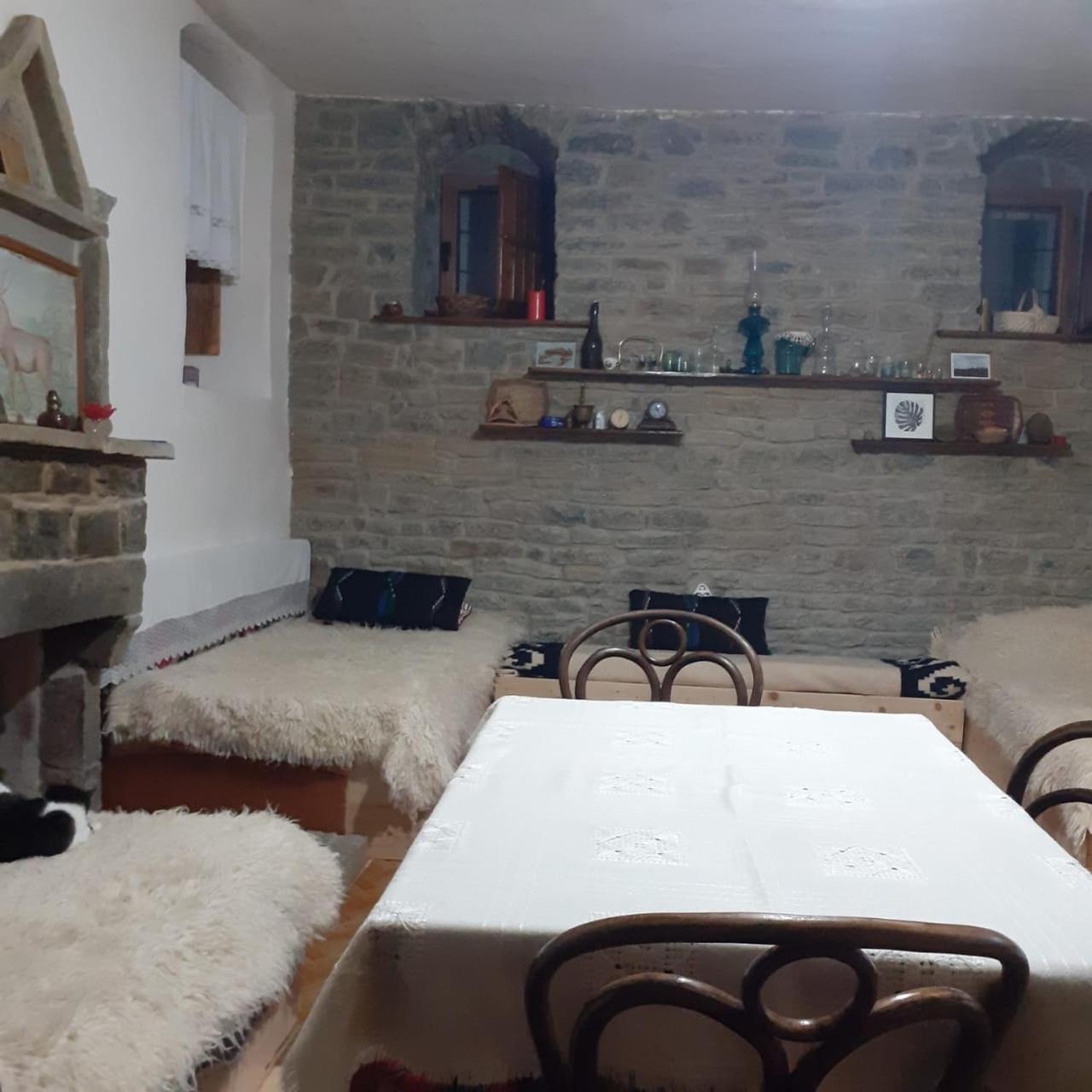 Përmet 裴曼传统旅馆酒店 外观 照片